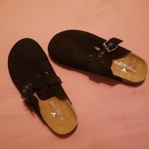 American Eagle Black Clogs